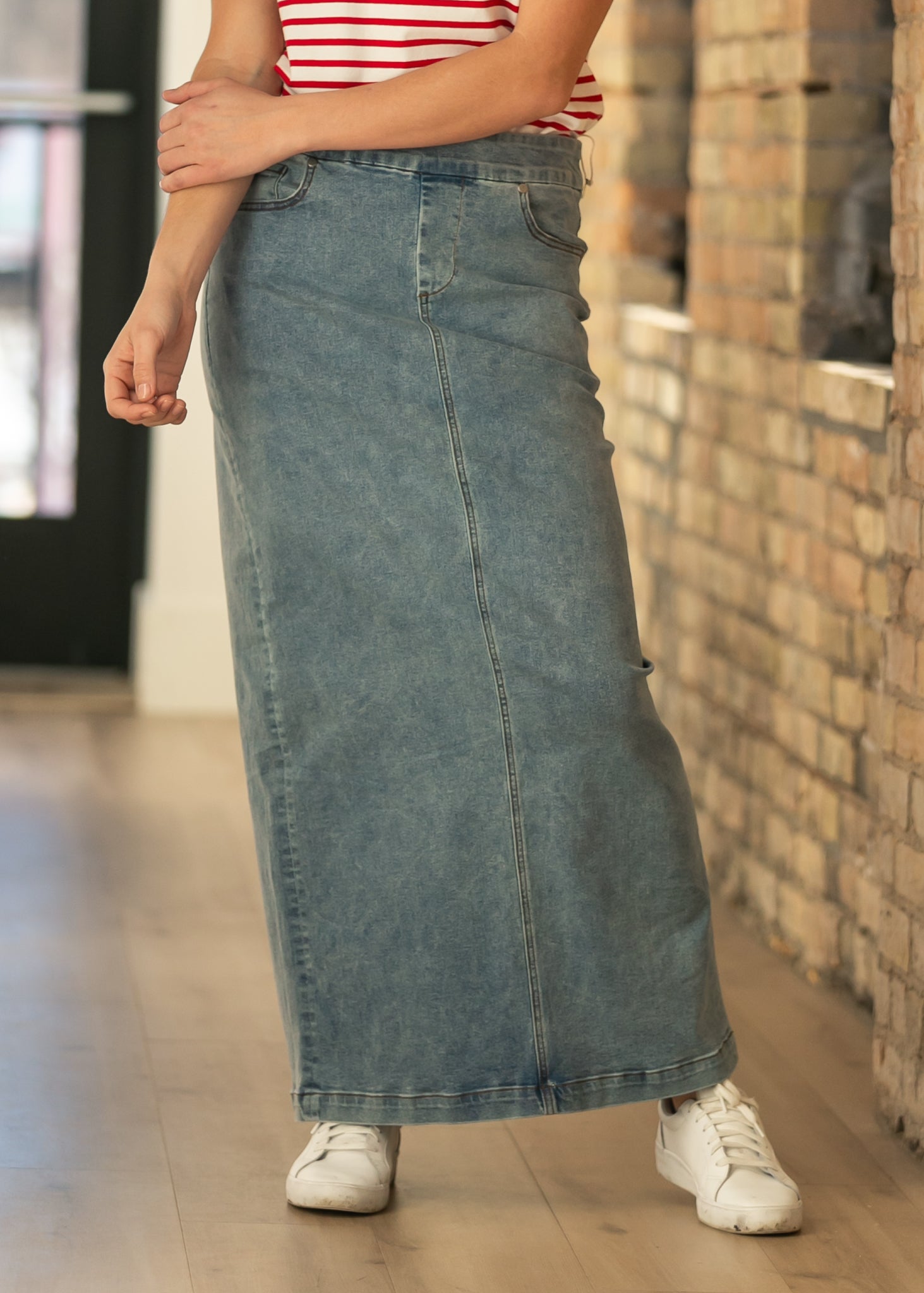 Donna Classic Wash Maxi Denim Skirt | Includes Plus Size