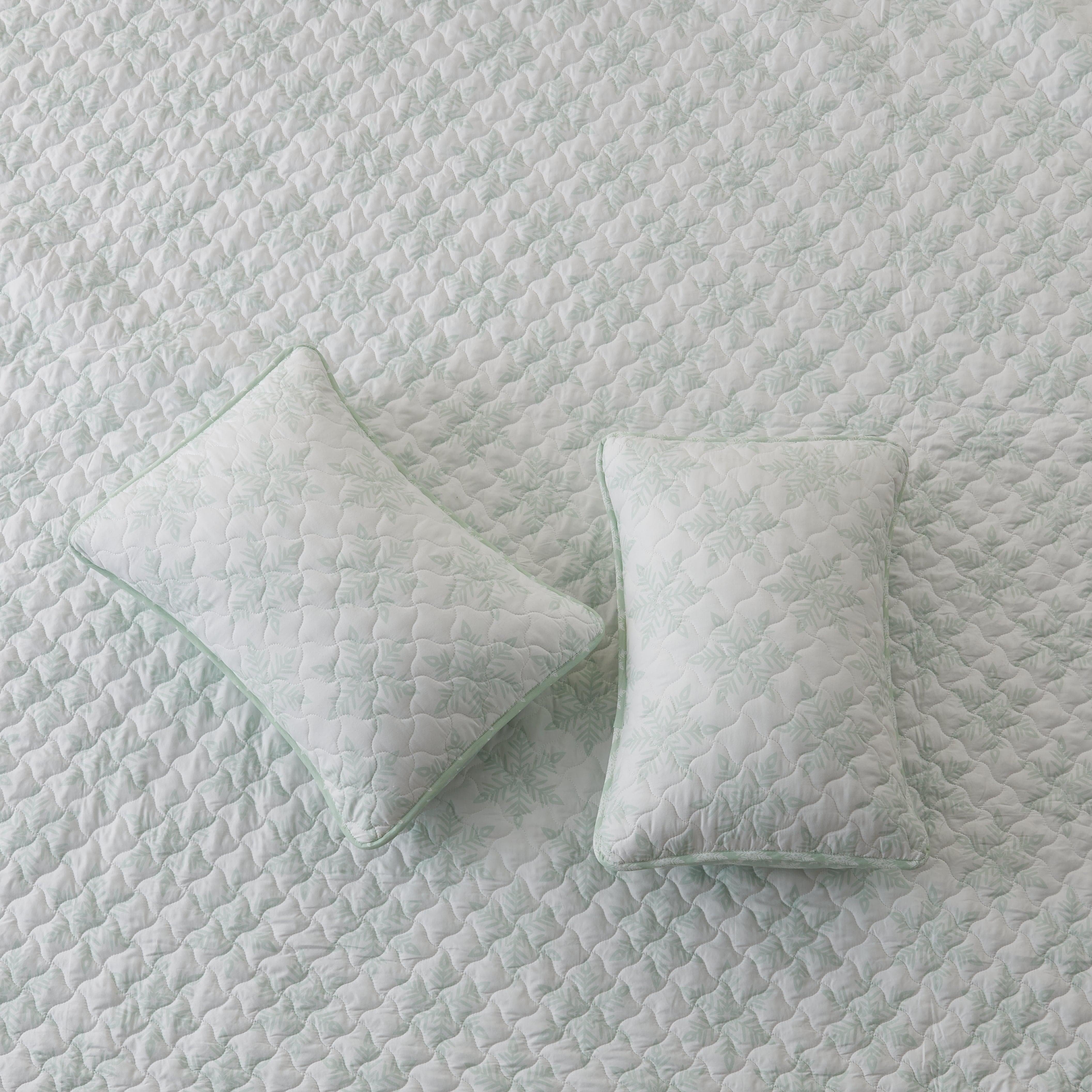 3 Piece Large Snowflake Quilt - Noemi Collection