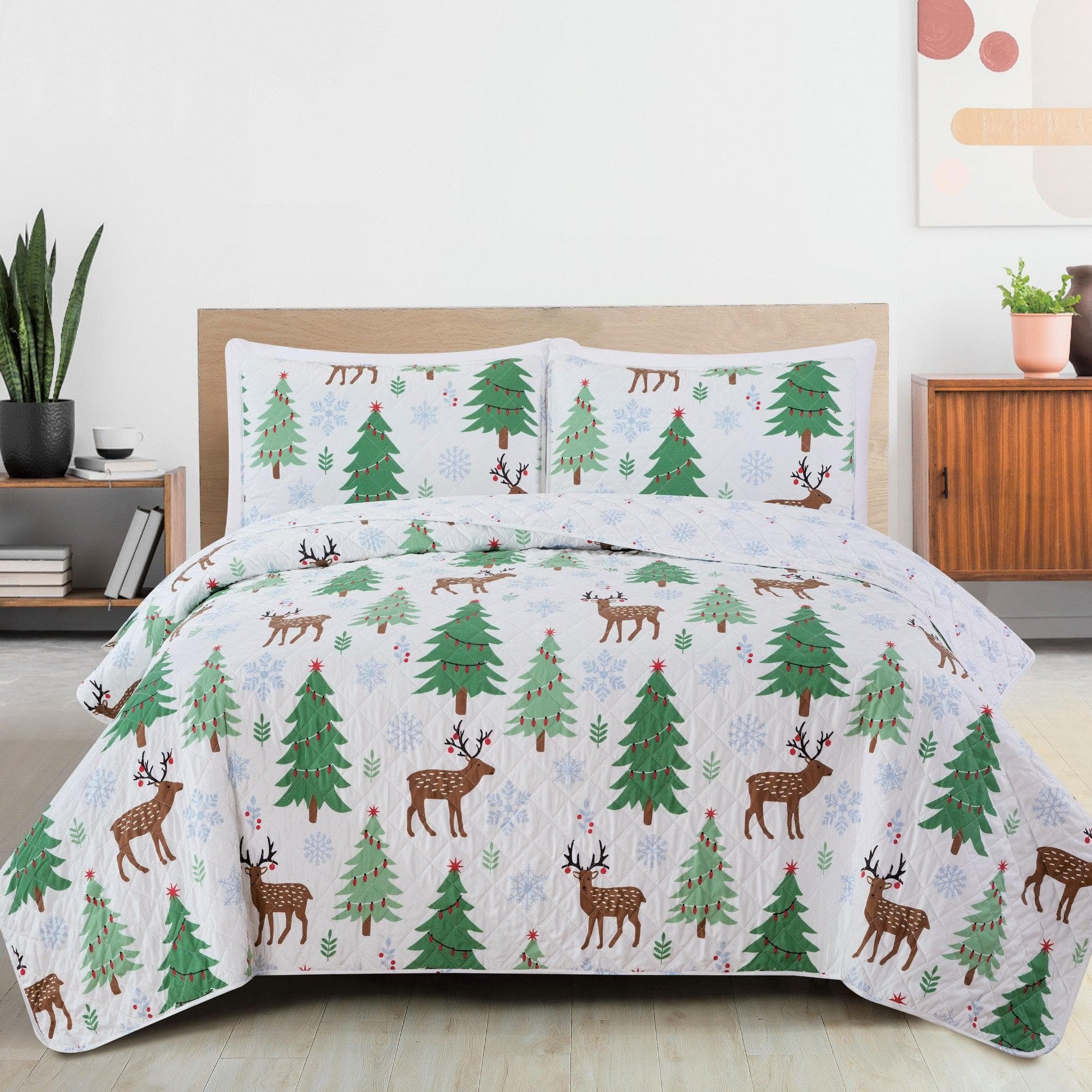 3-piece Holiday Quilt - Holly Collection