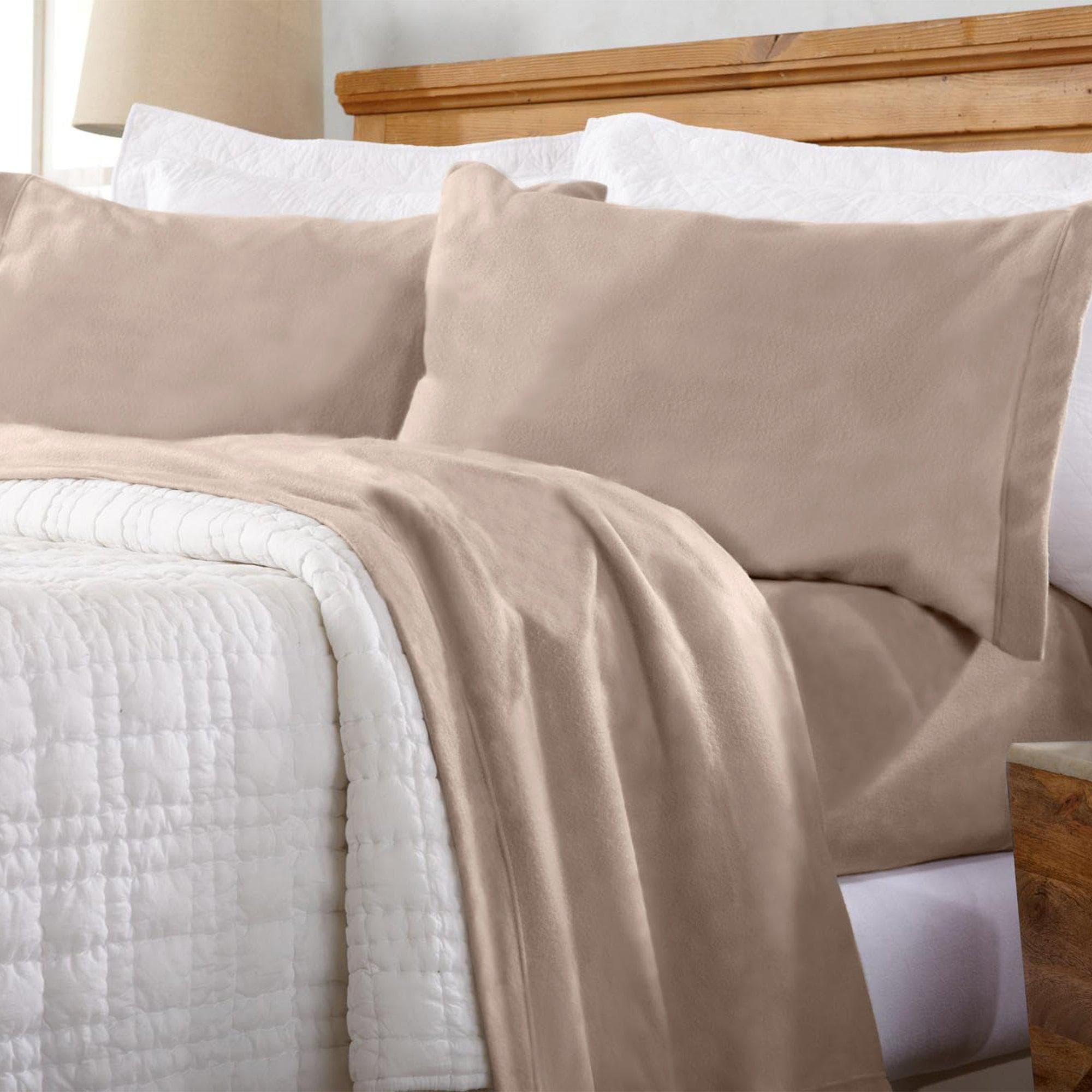 4-piece Solid Fleece Sheet - Christina Collection