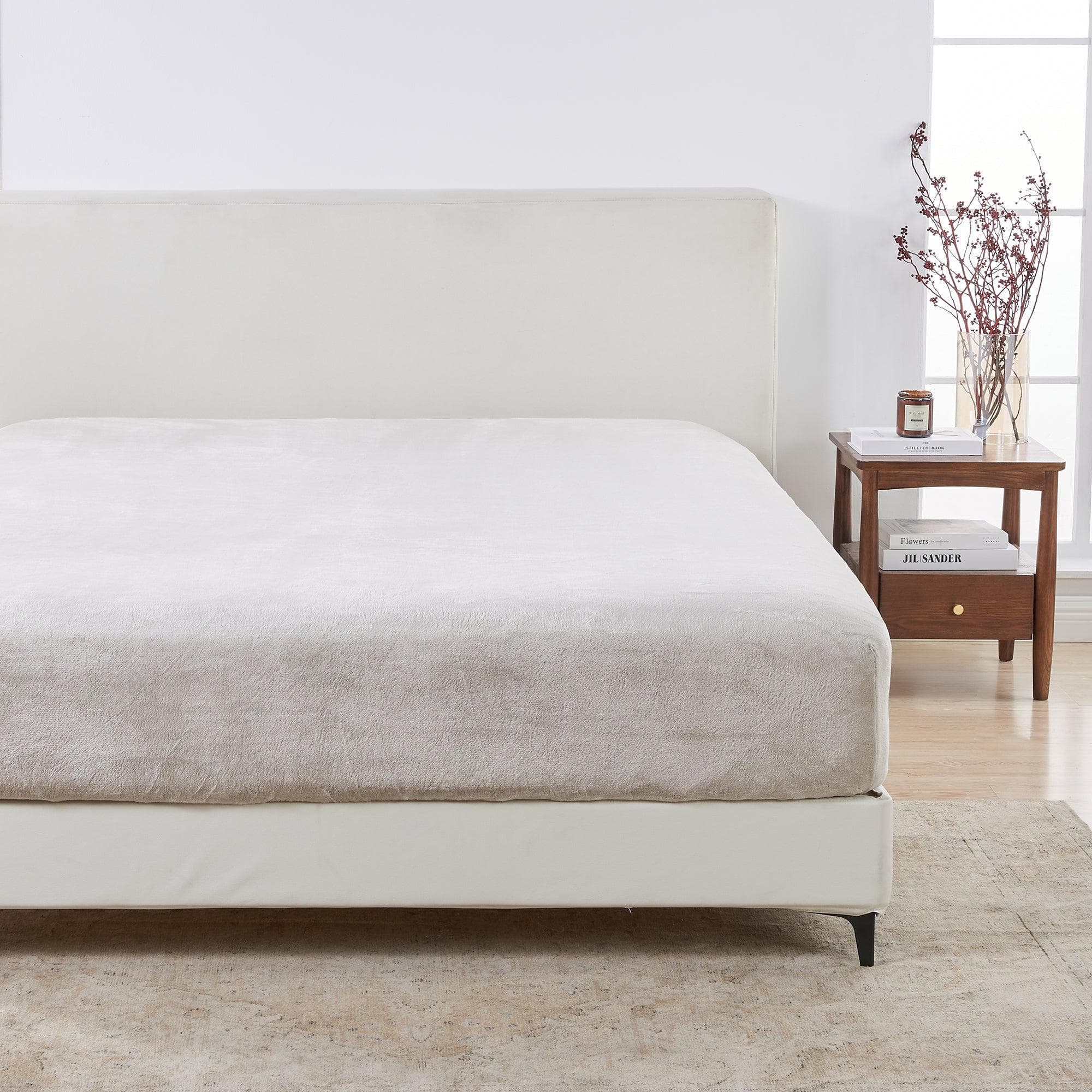 Solid Plush Fitted Sheet - Velvet Luxe Collection