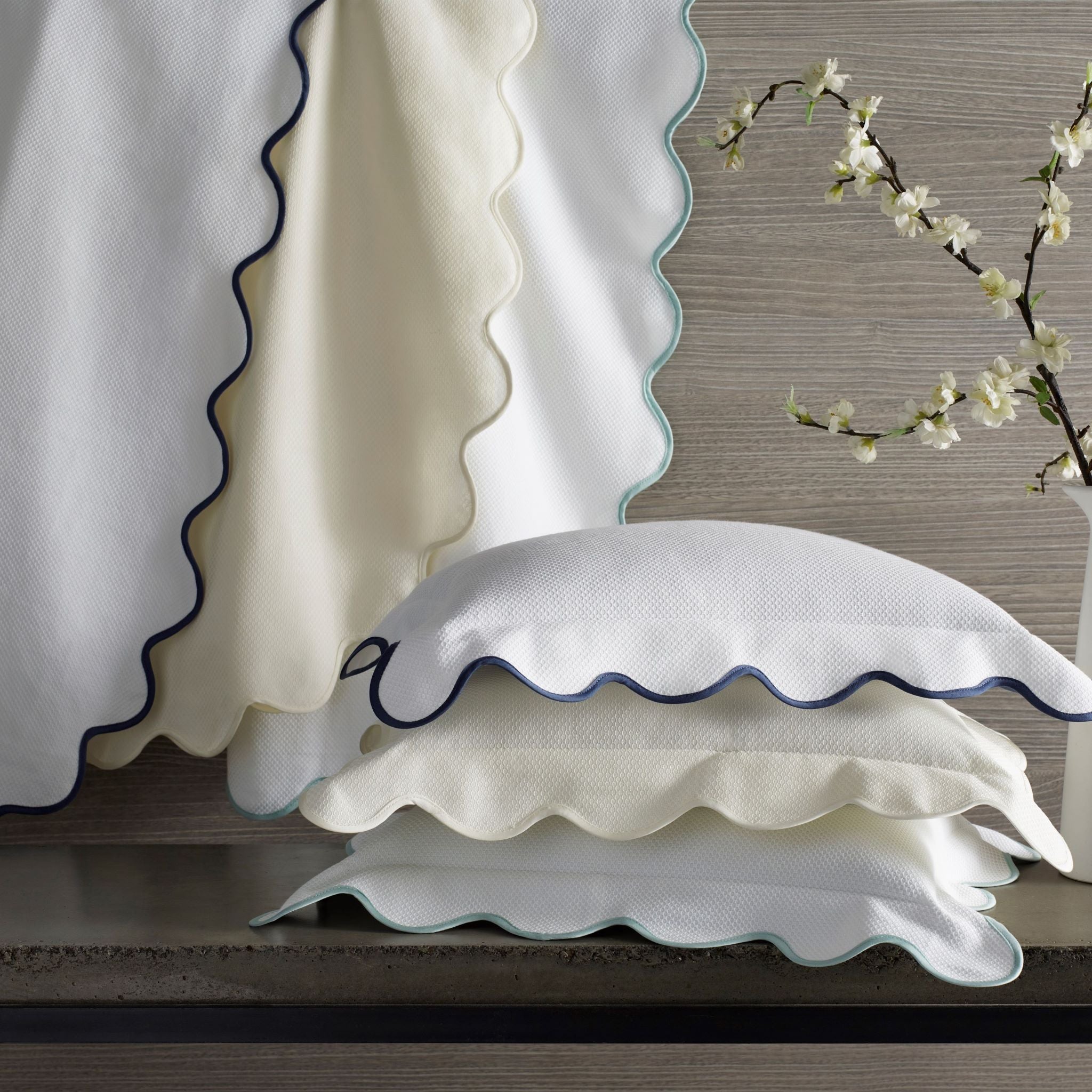 Honeycomb Coverlet (scalloped Border)