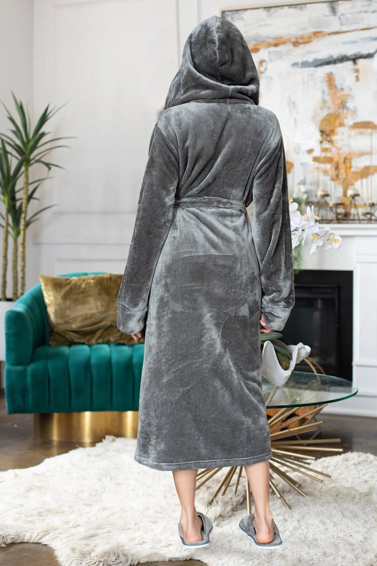 Women’s Plush Hooded Robe - Spa-worthy Comfort At Home