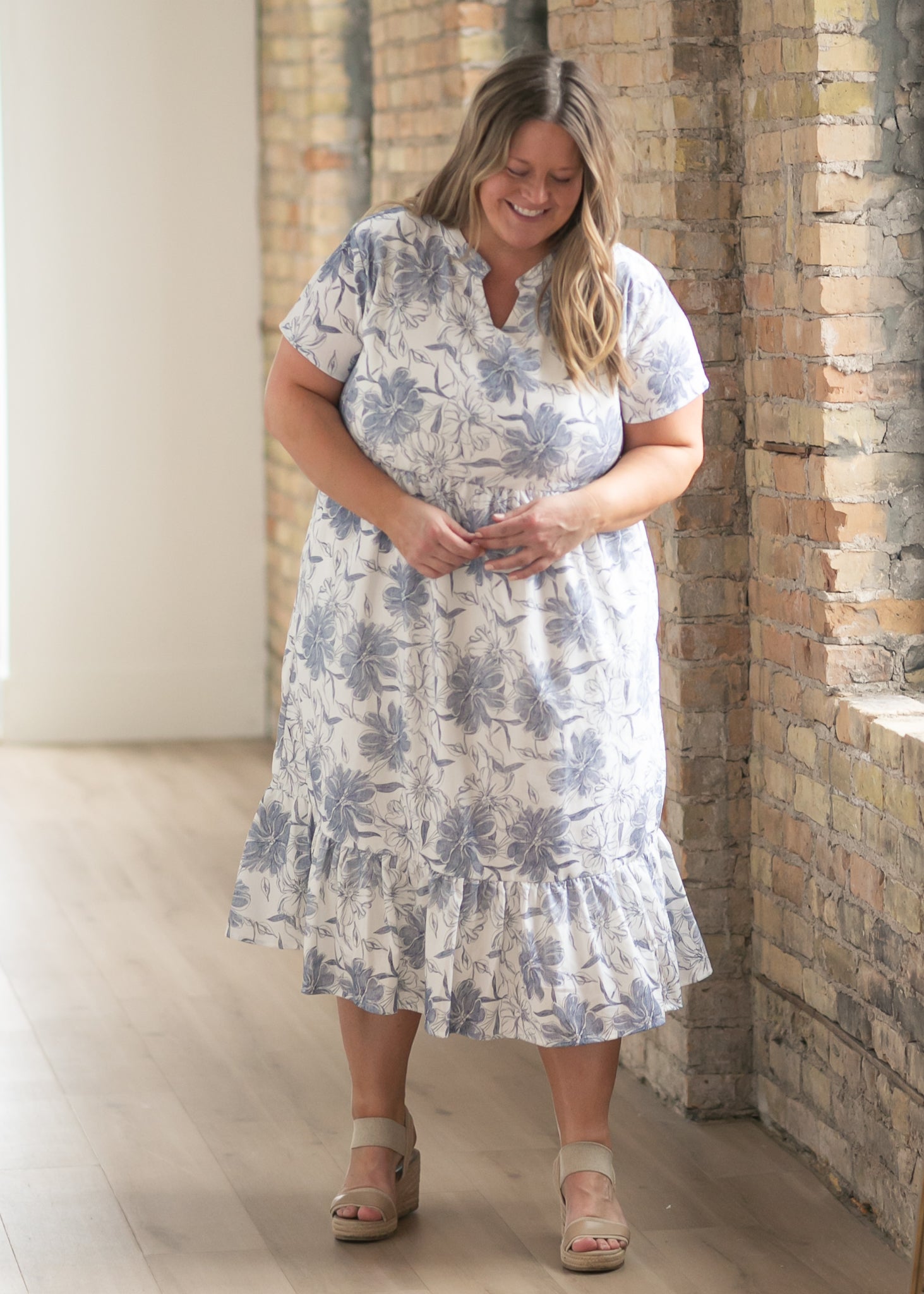 Jaydrien Blue Floral Short Sleeve Midi Dress