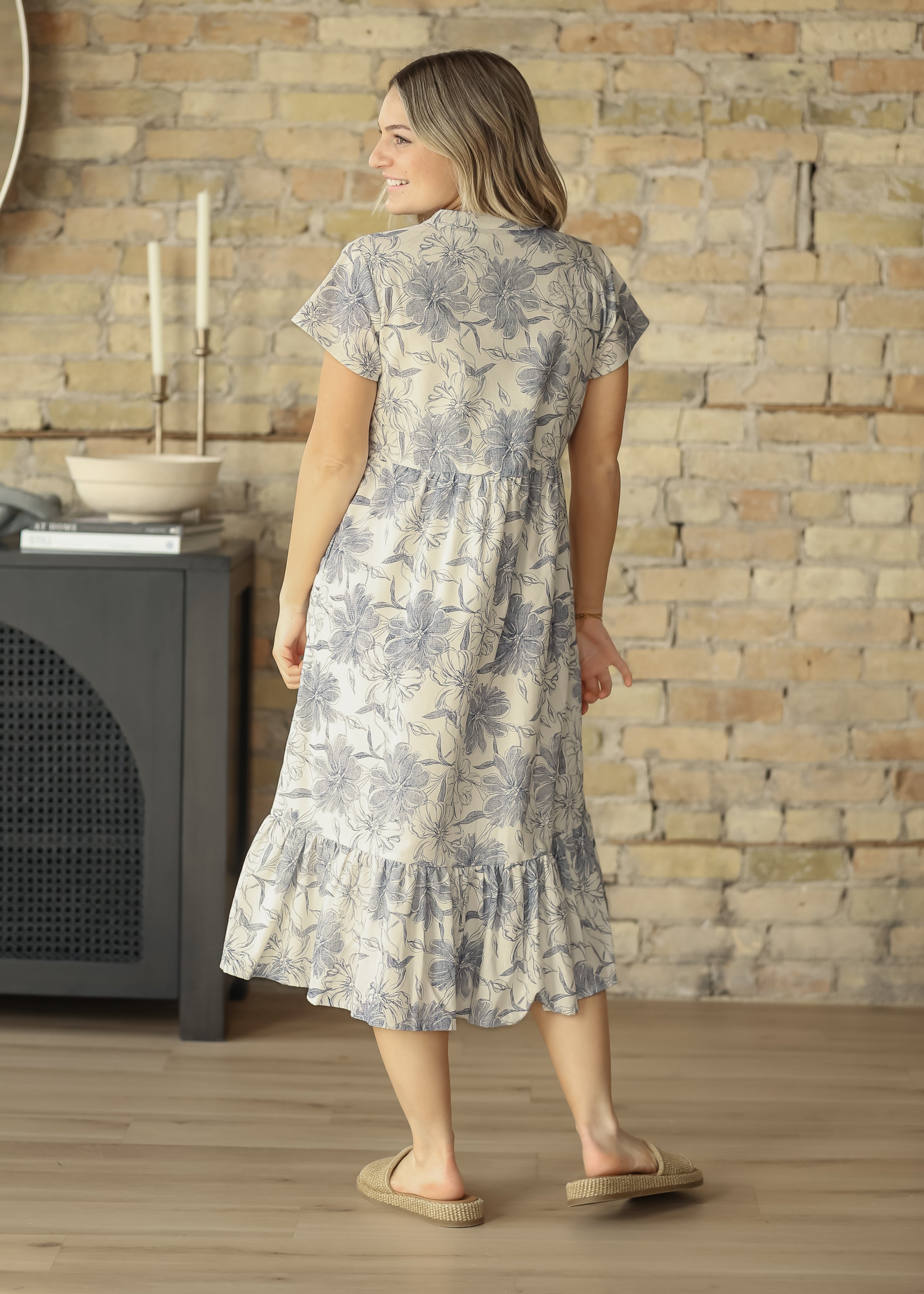 Jaydrien Blue Floral Short Sleeve Midi Dress