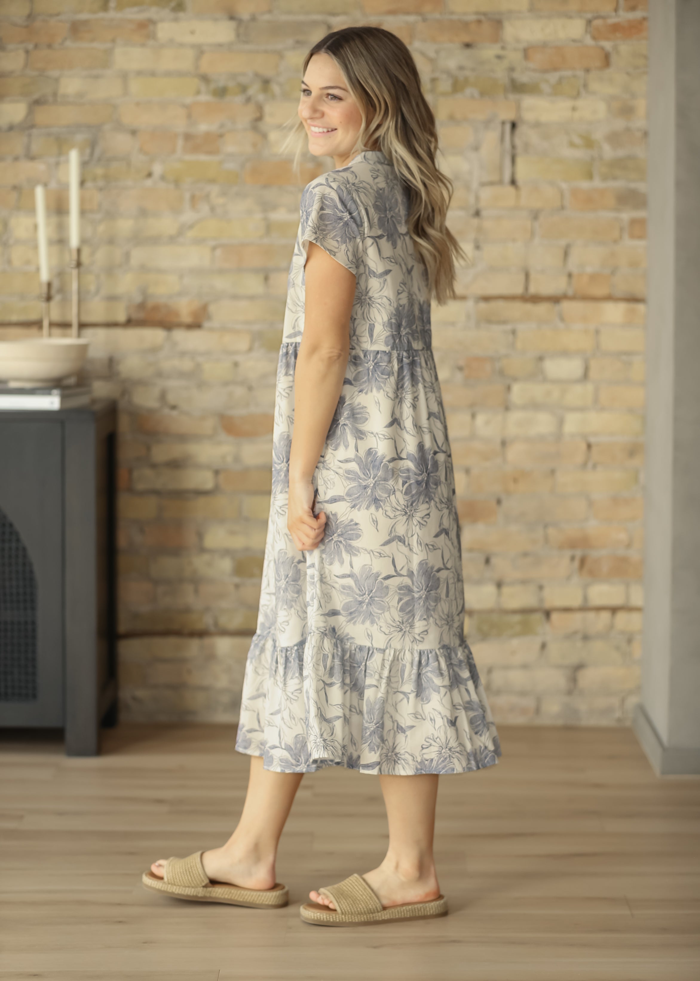 Jaydrien Blue Floral Short Sleeve Midi Dress