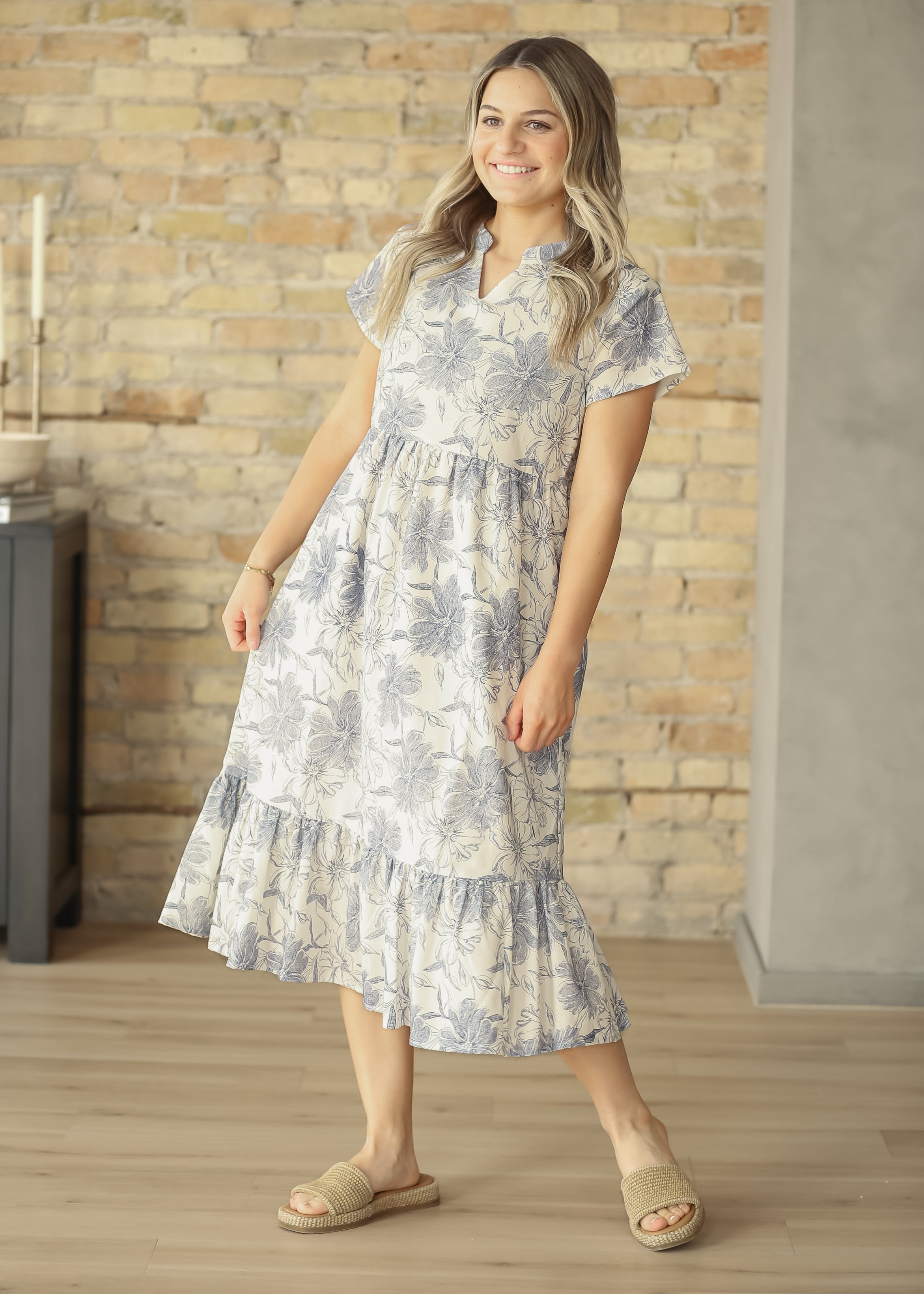 Jaydrien Blue Floral Short Sleeve Midi Dress
