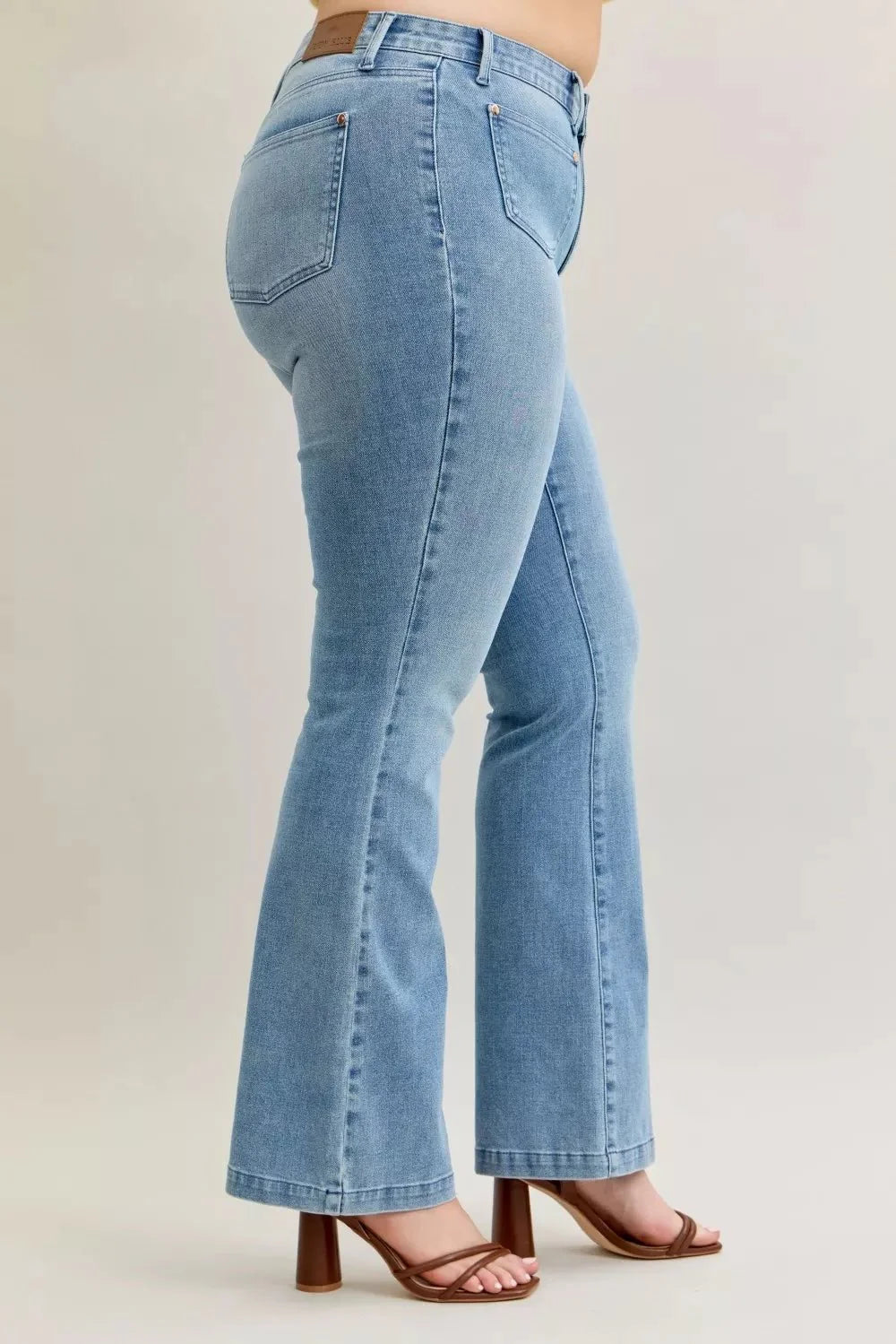 Judy Blue Full Size Mid Rise Bootcut Jeans With Contrast Wash & Front Patch Pockets | Includes Plus Size