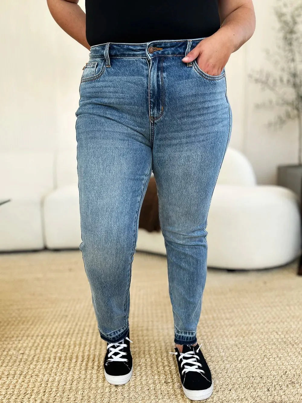 Judy Blue Full Size Mid Rise Rigid Magic Release Hem Jeans | Includes Plus Size