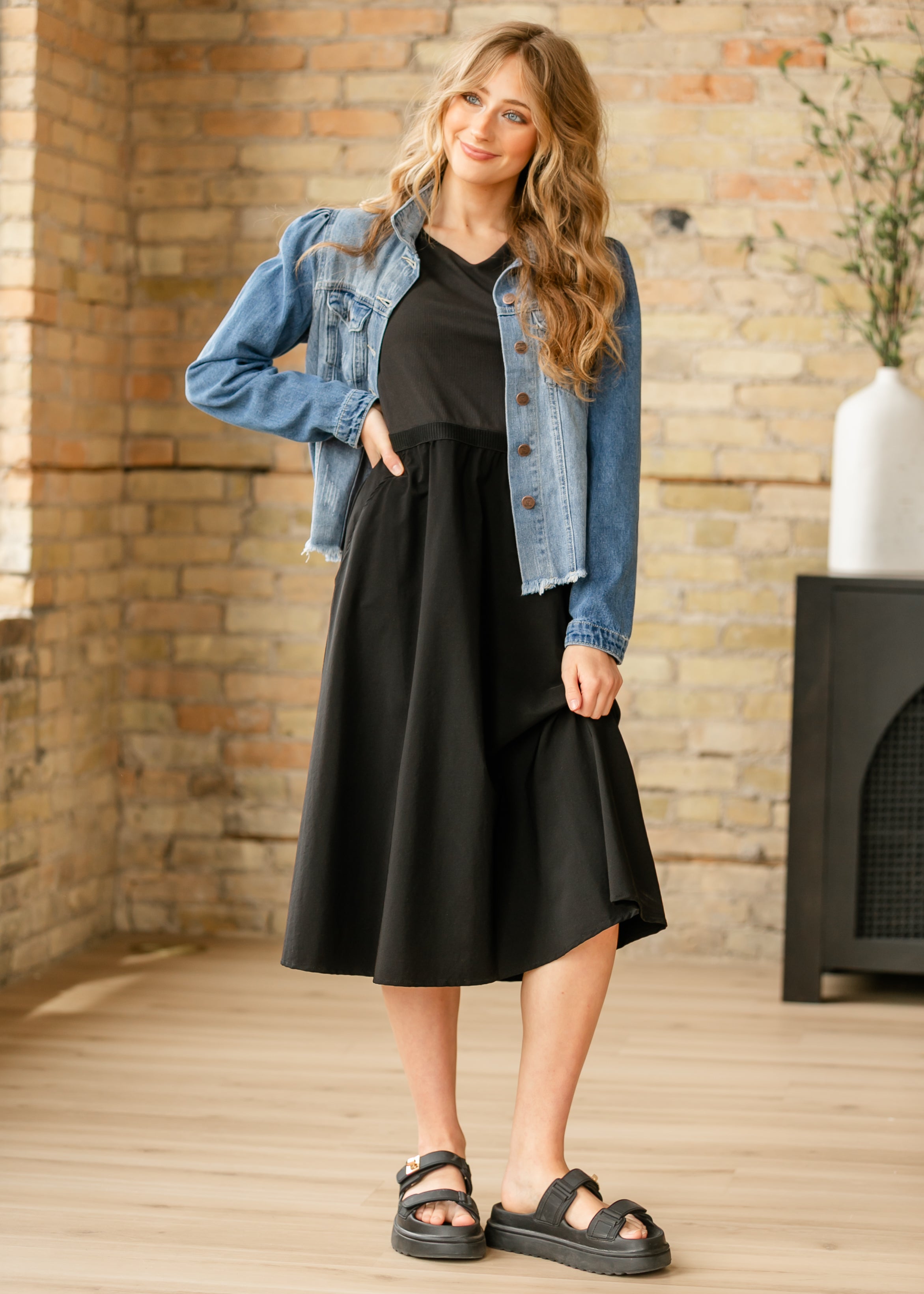 Kate Black Cap Sleeve Midi Dress