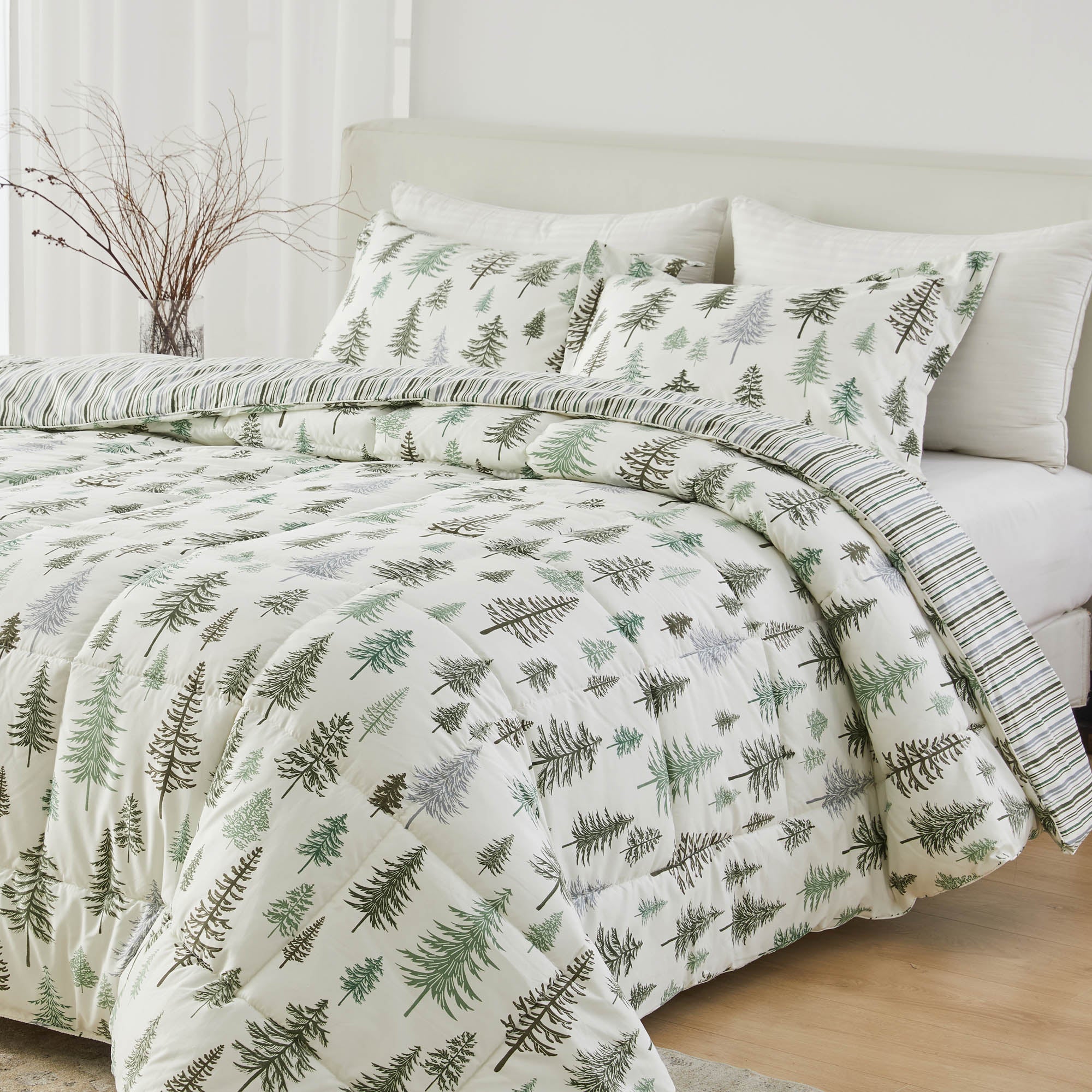 Reversible Christmas Comforter And Sham Set - Holiday / Lodge Odette Collection