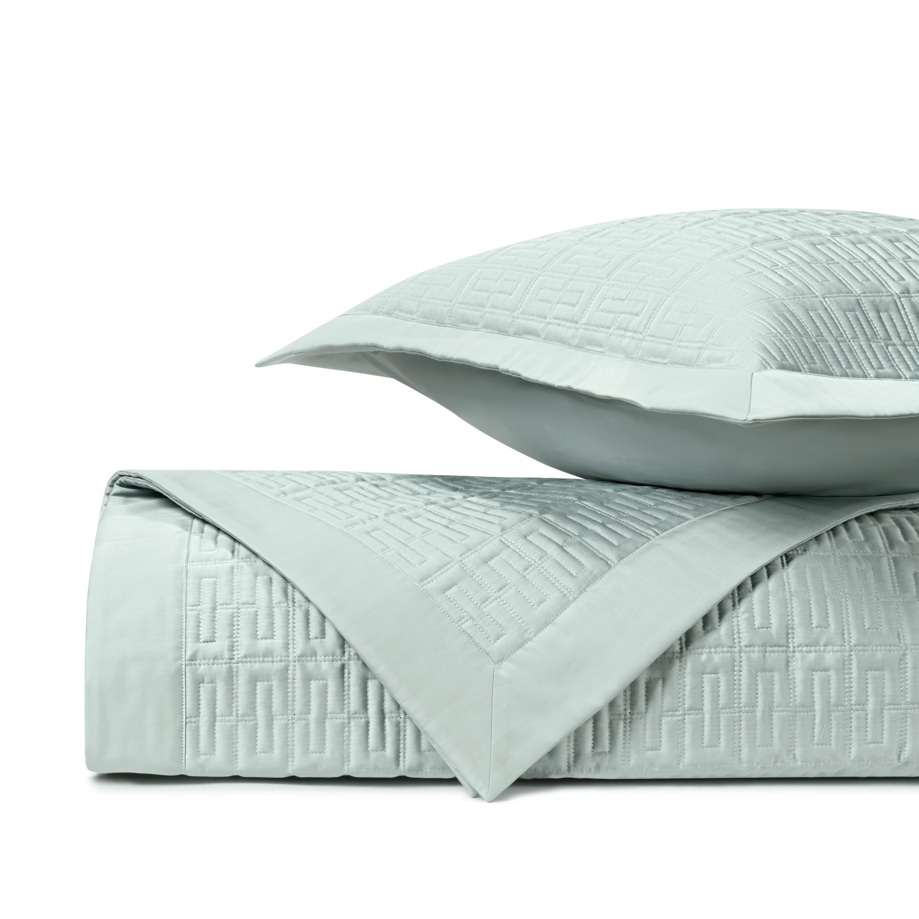 Londres Quilted Coverlet Set
