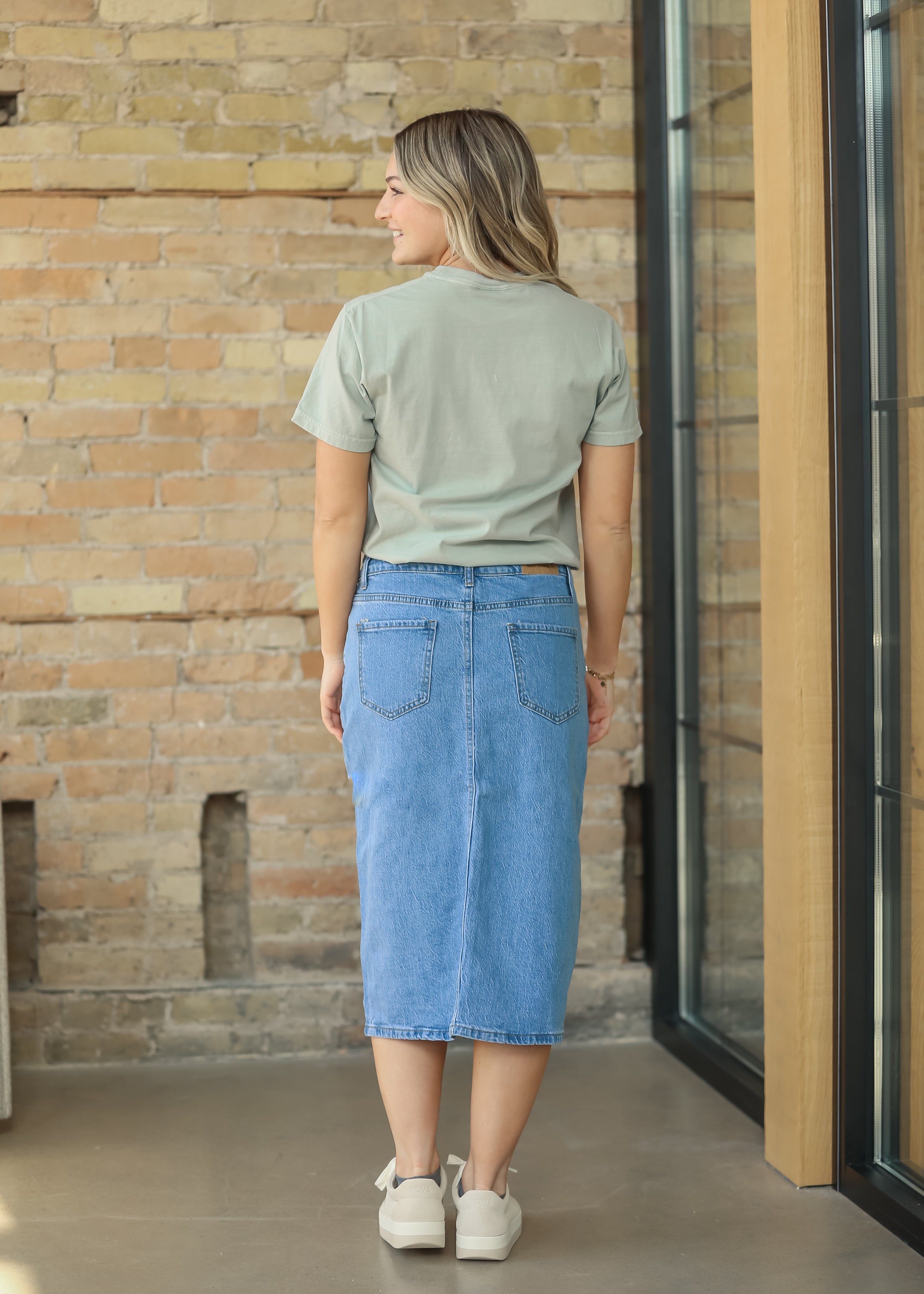 Remi Denim Classic Wash Midi Skirt