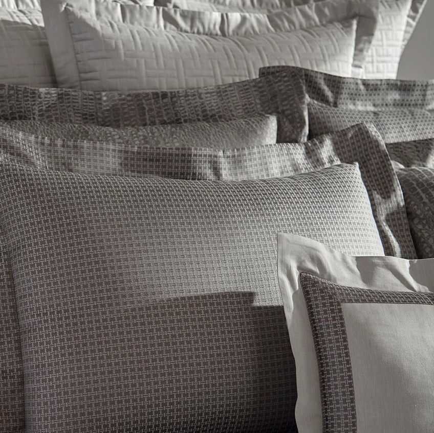 Roberto Duvet Cover