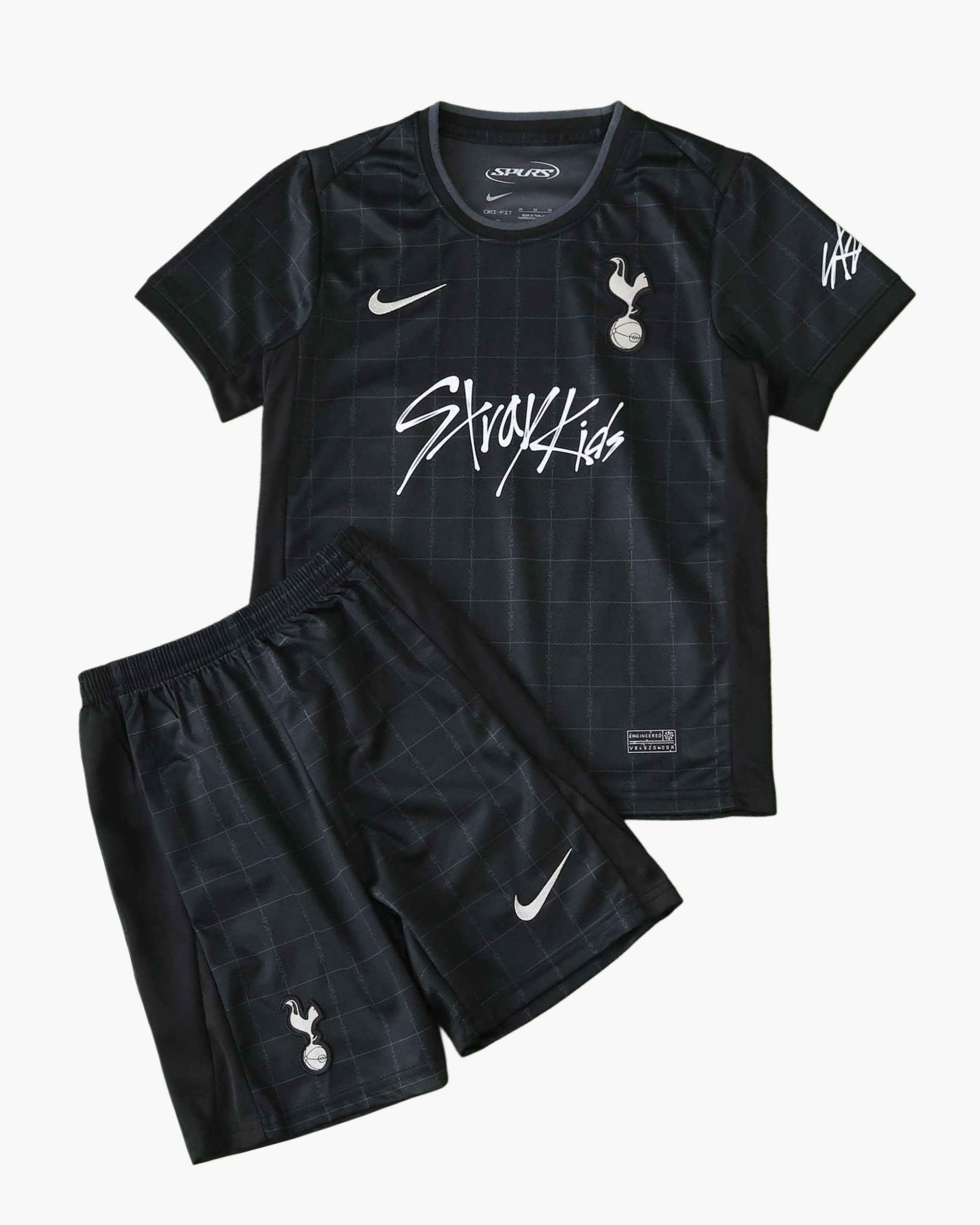 Tottenham Hotspur Stray Kidsシャツ ユニフォーム SteinMart.com | TOTTENHAM HOTSPUR x STRAY KIDS Jersey & Shorts