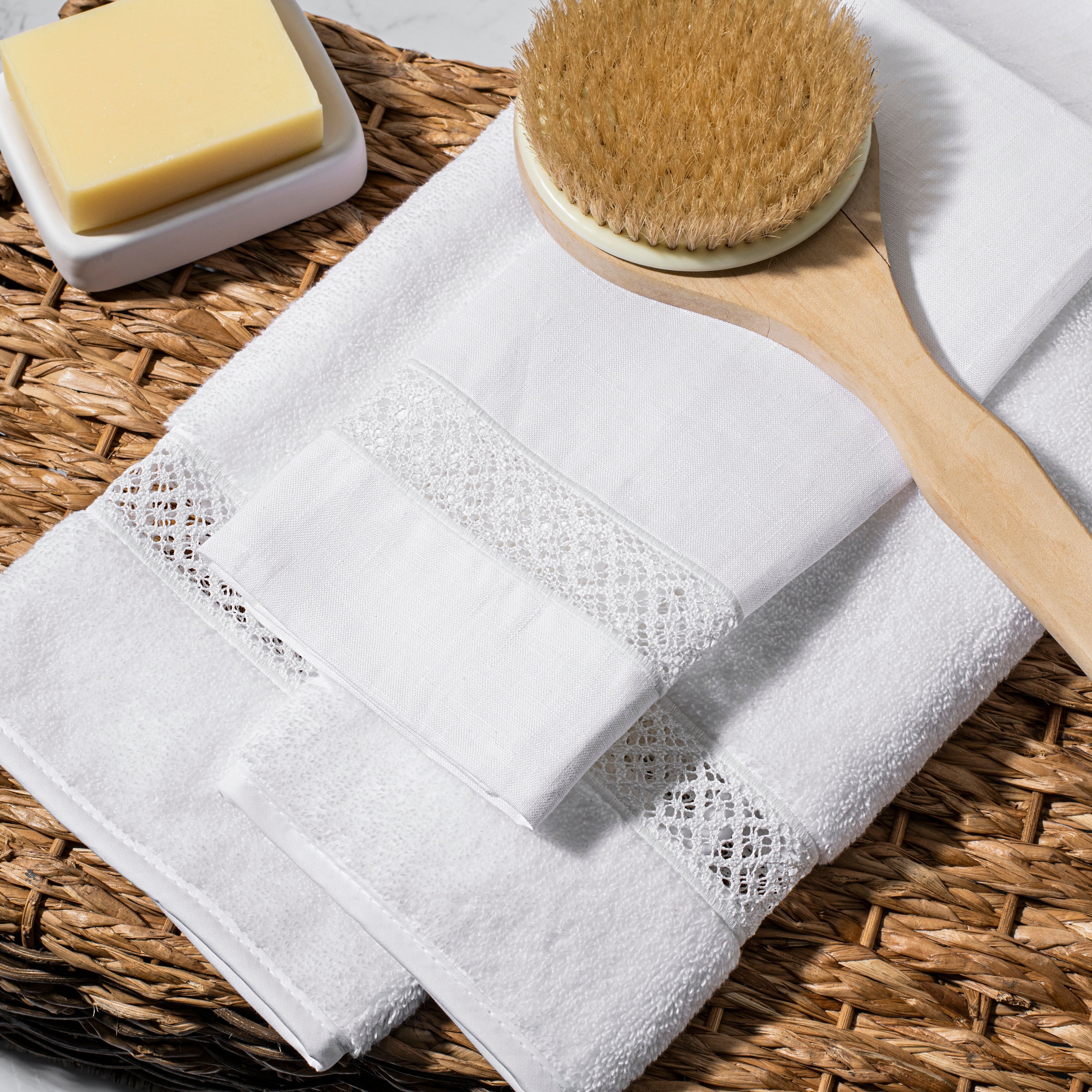 Valencia Fingertip Towel