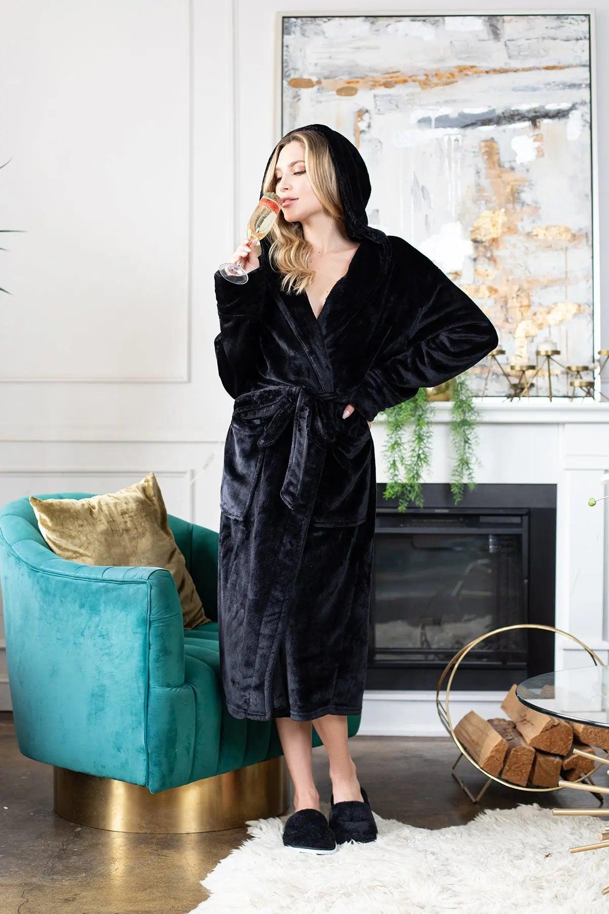 Women’s Plush Hooded Robe - Spa-worthy Comfort At Home