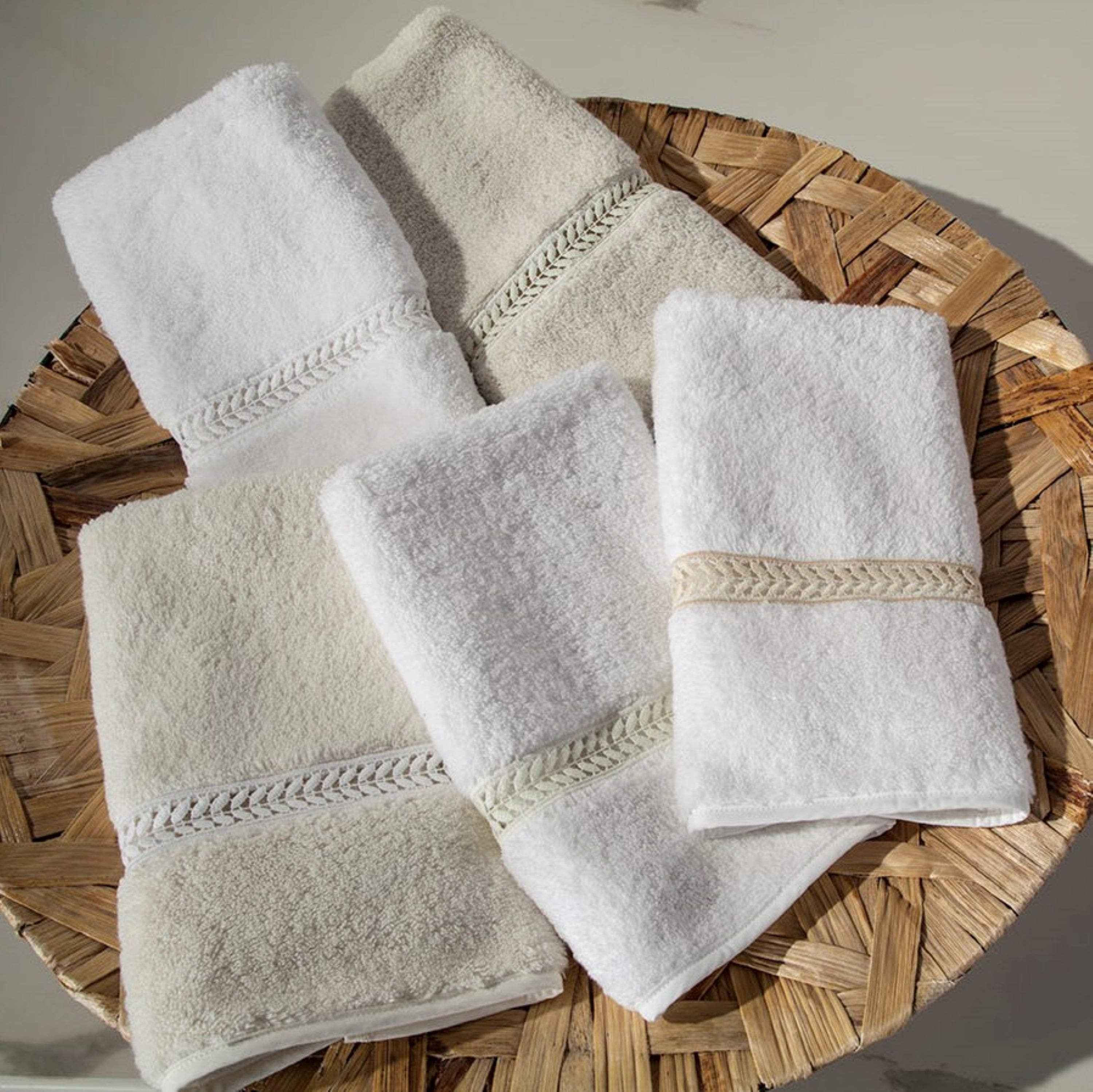 Wreath Hand Towel