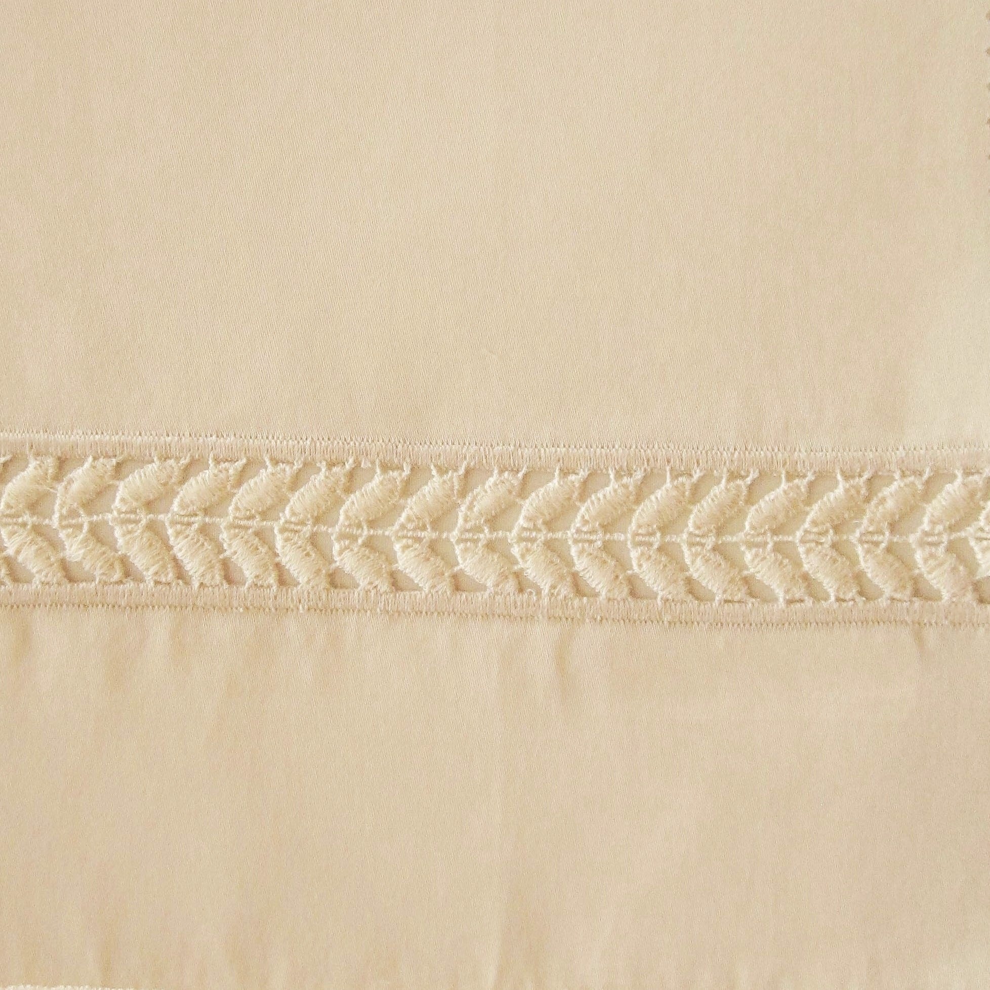 Wreath Fingertip Towel